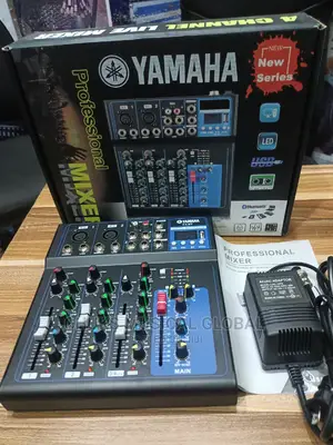Yamaha- Mixer -F4