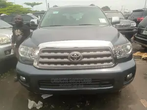 Toyota Sequoia SR5 4dr SUV (5.7L 8cyl 6A) 2015 Blue