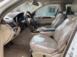 Mercedes-Benz M Class ML350 4dr SUV (3.5L 6cyl 7A) 2015 White