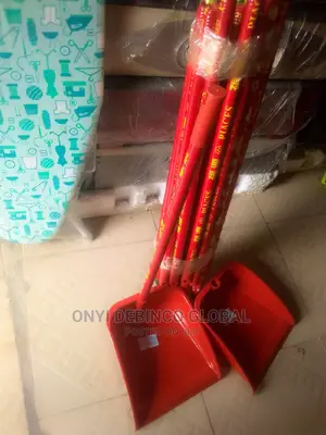 Packer With Wooden Handle