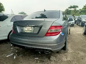Mercedes-Benz C300 2010 Gray