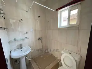 Mini Flat in Bourdillion, Chevron for rent
