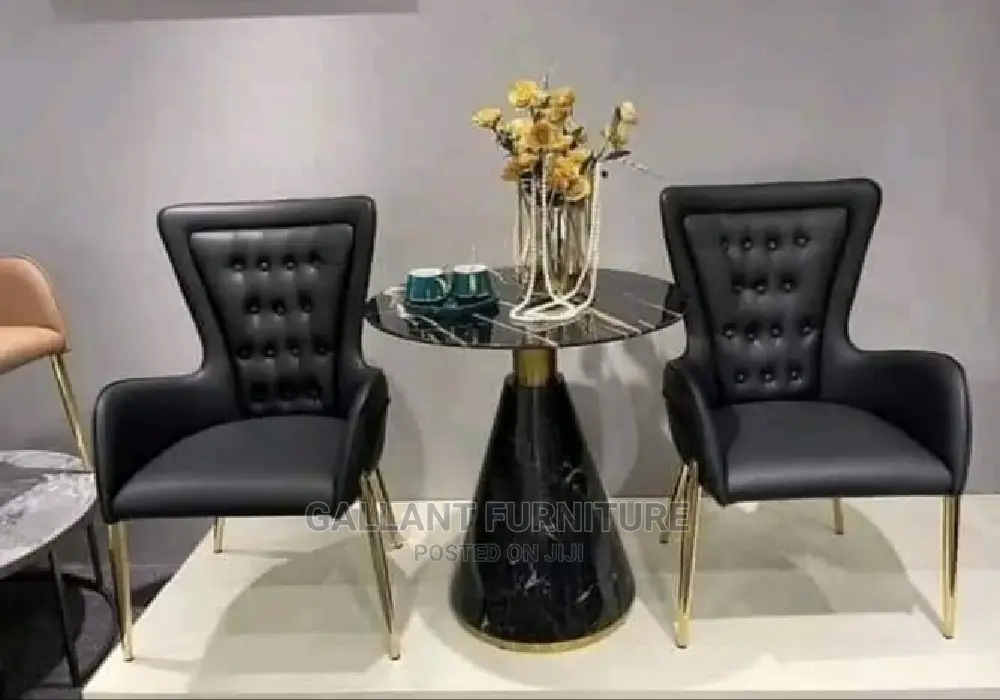Luxurious Coffee Table and Chairs