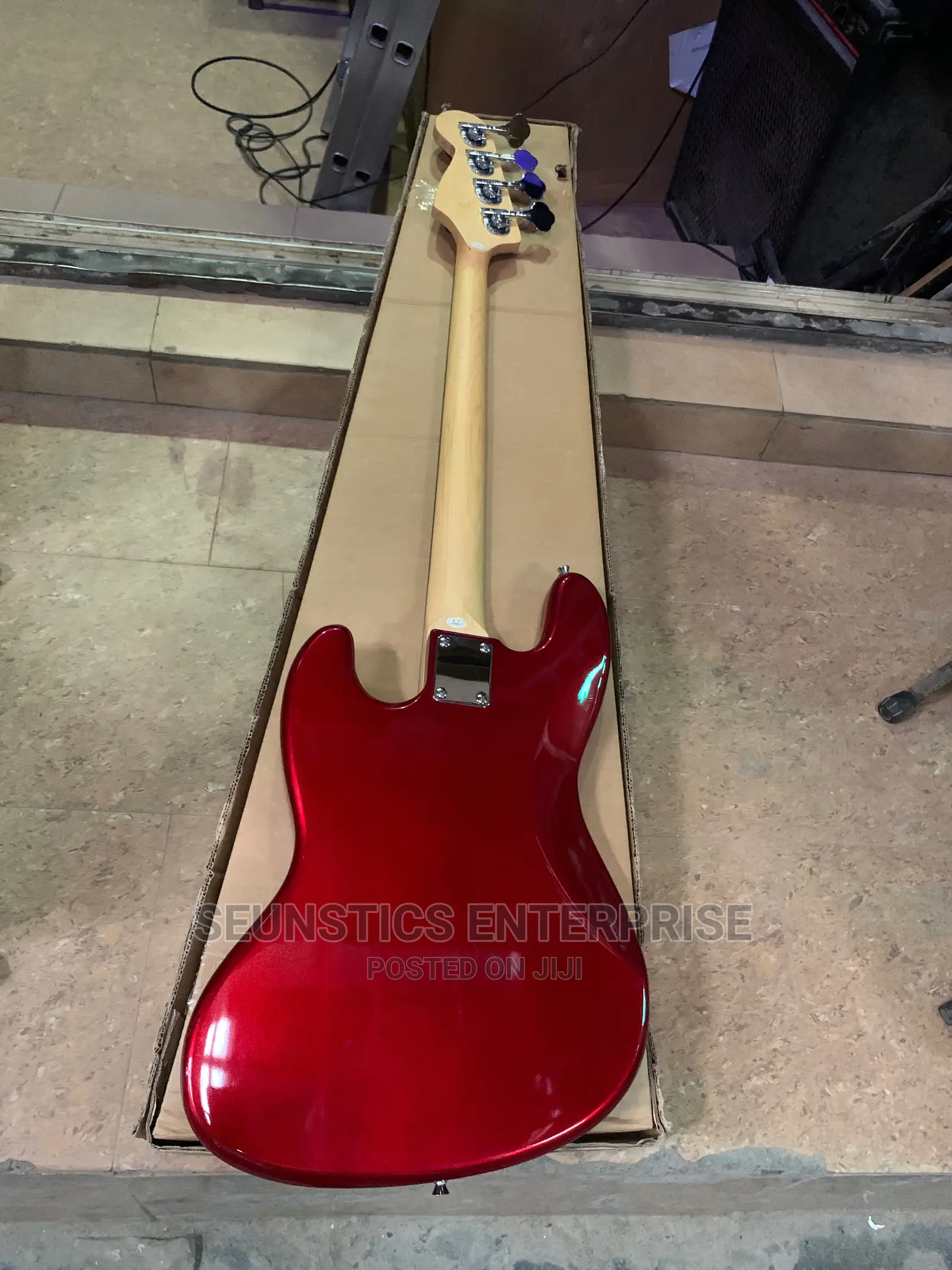 Quality Photogenic Four String Passive Bass Guitar