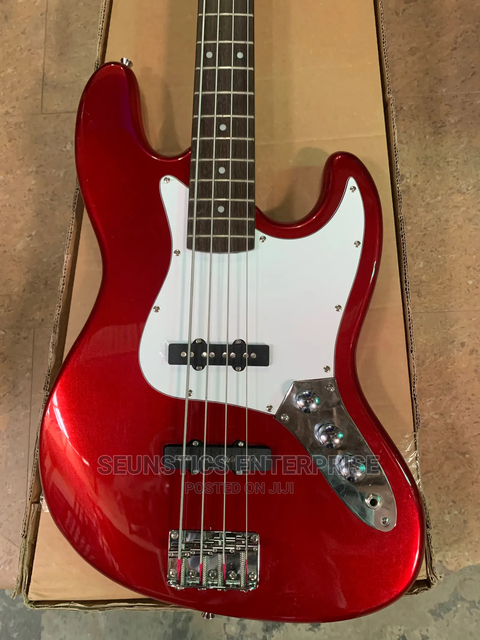 Quality Photogenic Four String Passive Bass Guitar