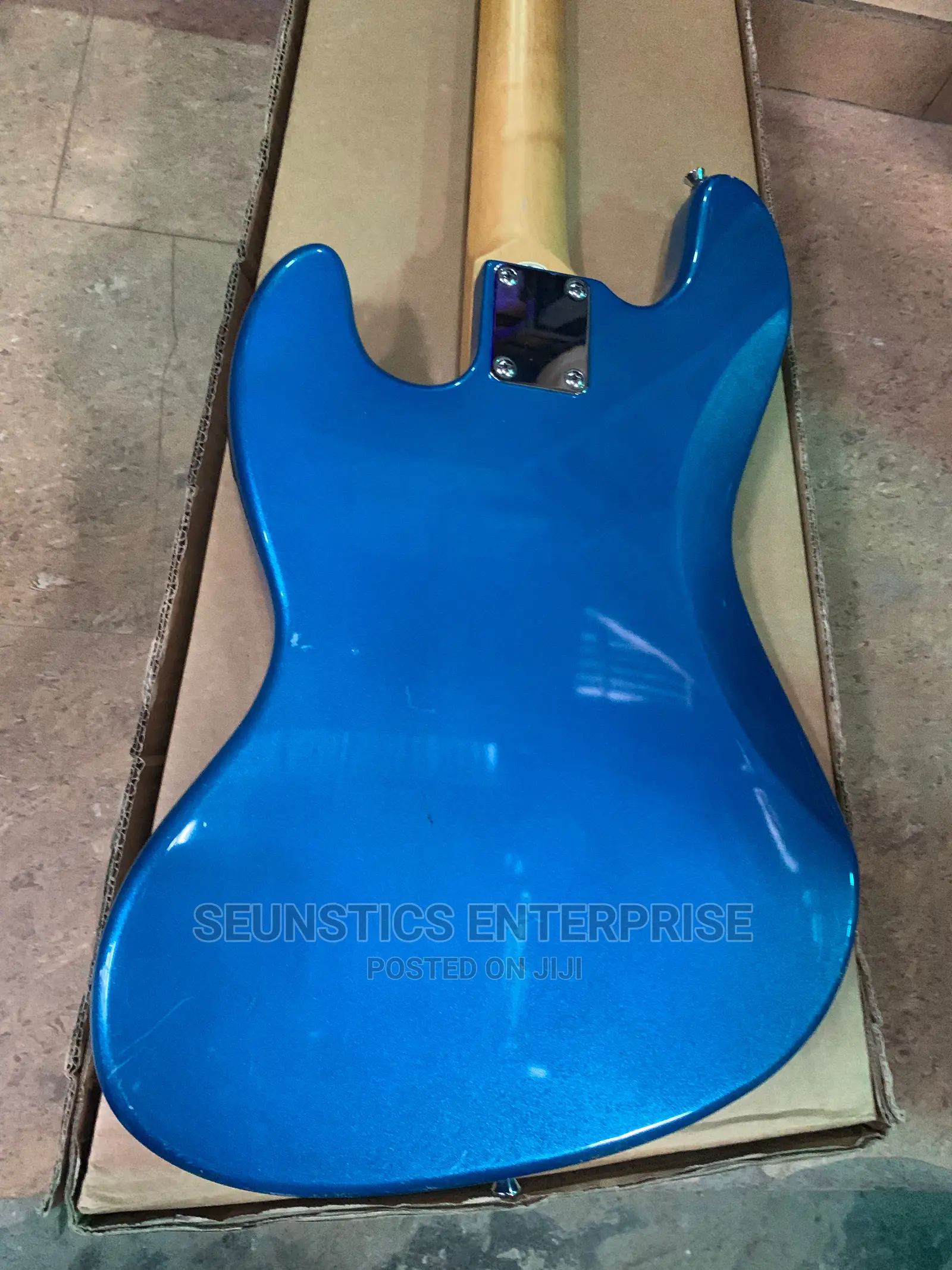 Professional Photogenic Four String Passive Bass Guitar