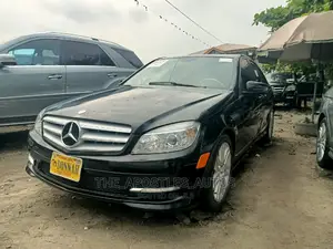 Mercedes-Benz C300 2010 Black