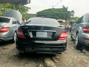 Mercedes-Benz C300 2010 Black