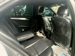 Mercedes-Benz C300 2010 Gray