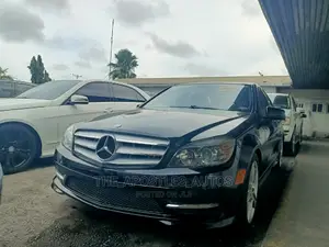 Mercedes-Benz C300 2010 Black