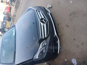 W212 Upgraded Bumper Boneth and Light
