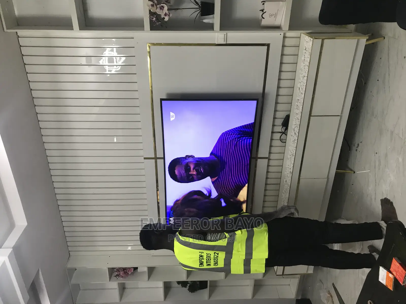 T v Console and Interiors Design