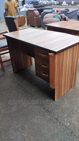 Office Table 4ft for Office Use