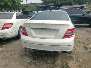 Mercedes-Benz C300 2011 White