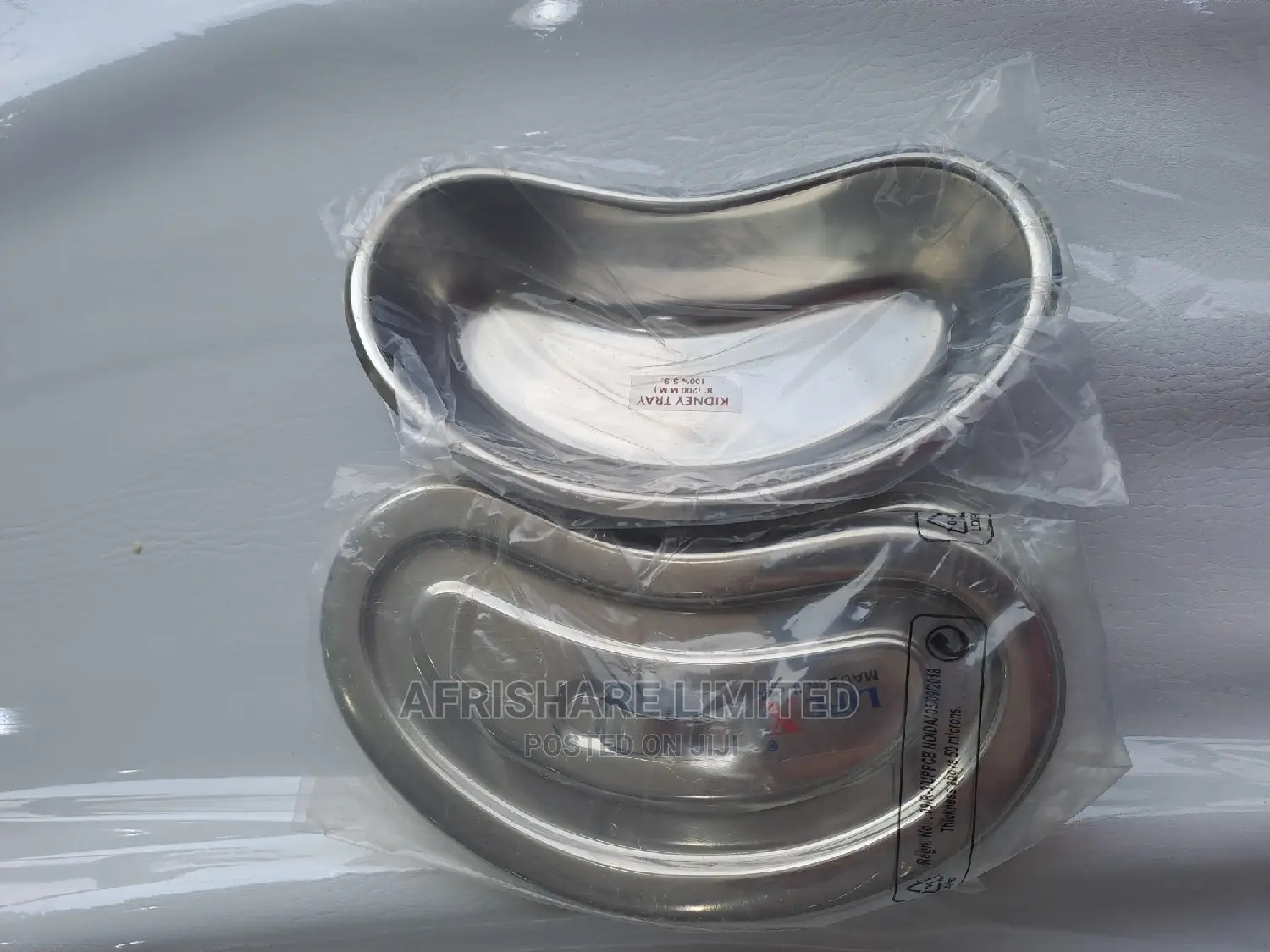 Kidney Dish With Lid