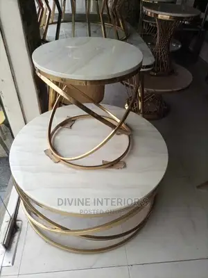 Luxury Center Table With Size Stools