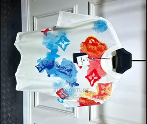 Original LOUIS VUITTON T-Shirts Available in Store