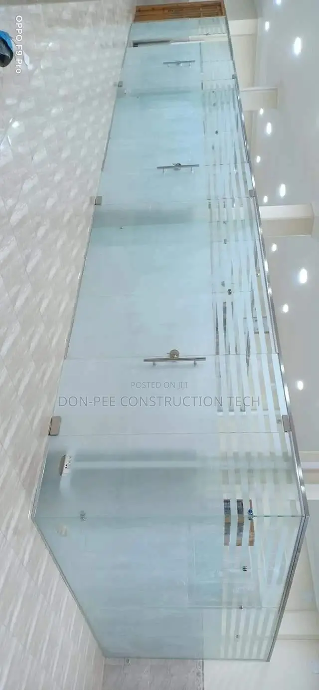 Frameless Glass Partition