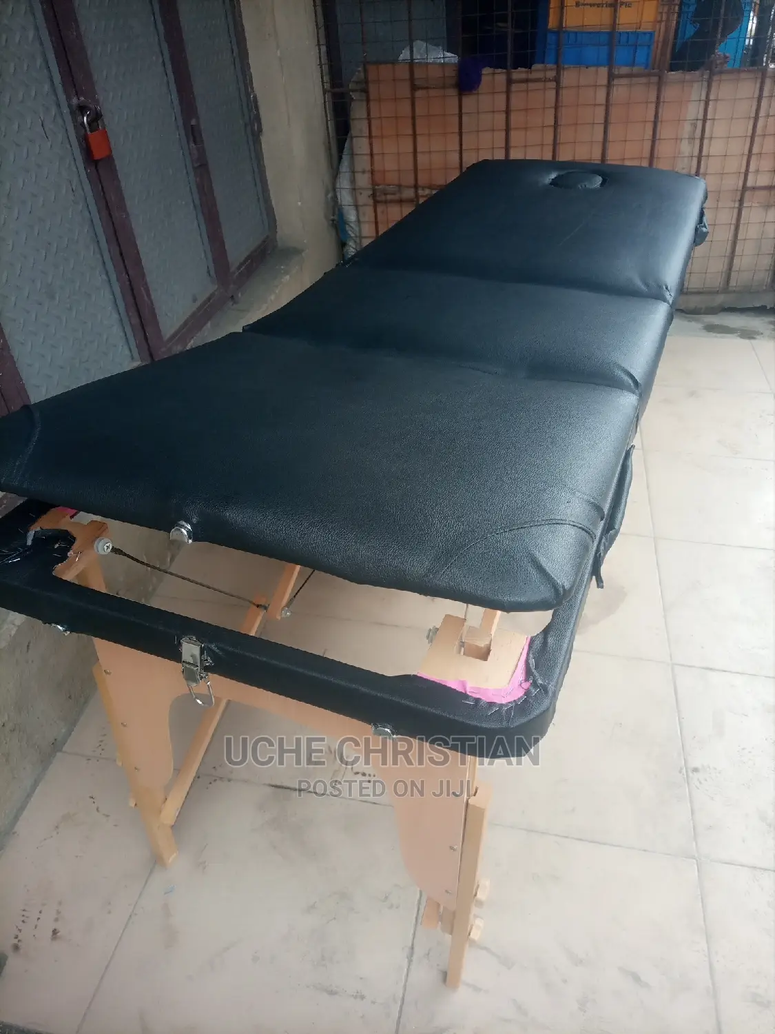 Massaging Bed