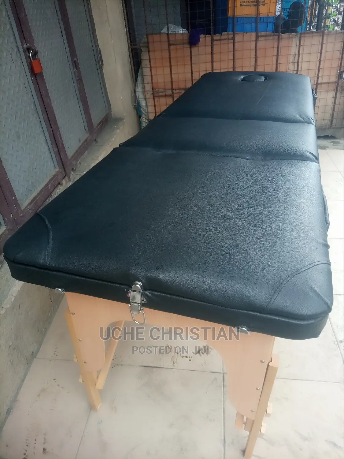 Massaging Bed