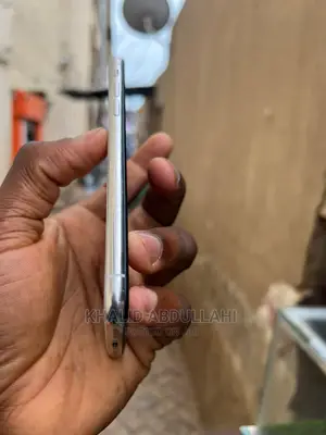 Apple iPhone X 64 GB White