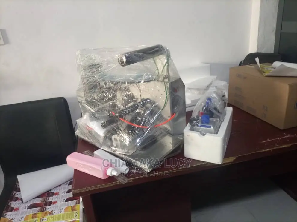 Flat Bottle Labeling Machine