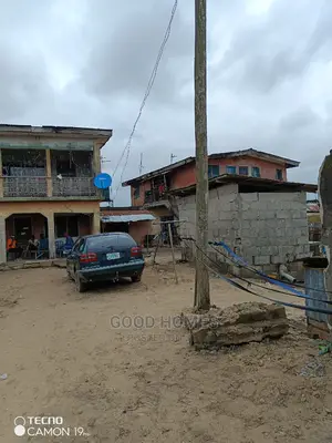 10bdrm Block of Flats in Agbara for sale