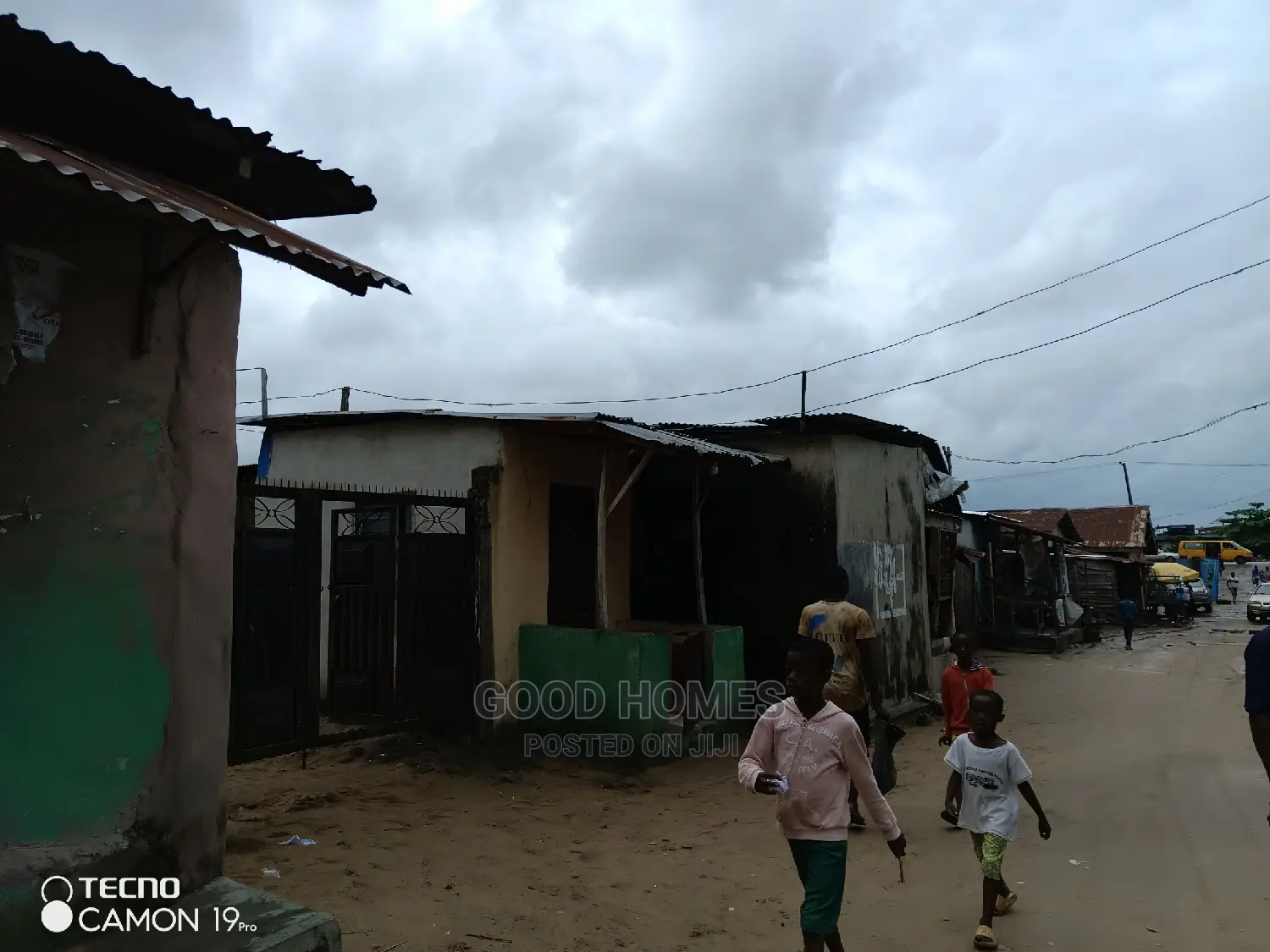 10bdrm Block of Flats in Agbara for sale