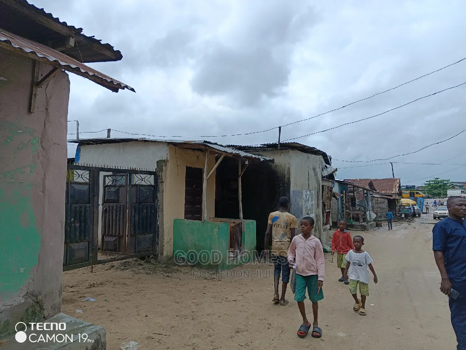 10bdrm Block of Flats in Agbara for sale