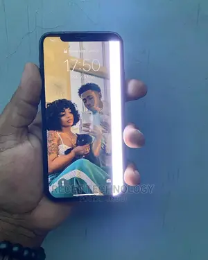 iPhone X Broken LCD Screen Replacement
