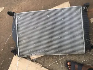 Radiator for Volkswagen Cars and Jeep Such as Touareg