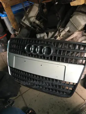 Audi Q7 Front Grill and Other Accessories Available