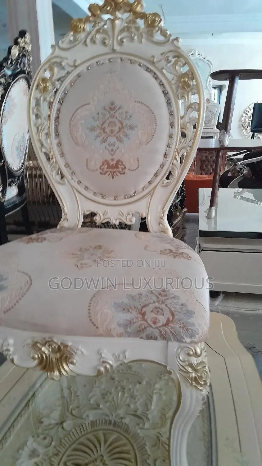 Royal Dining Table