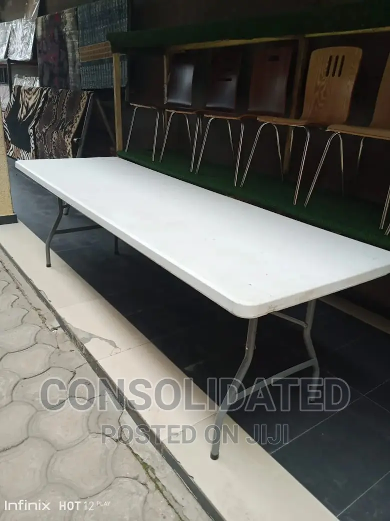 Foldable Plastic Table (6 Feet)