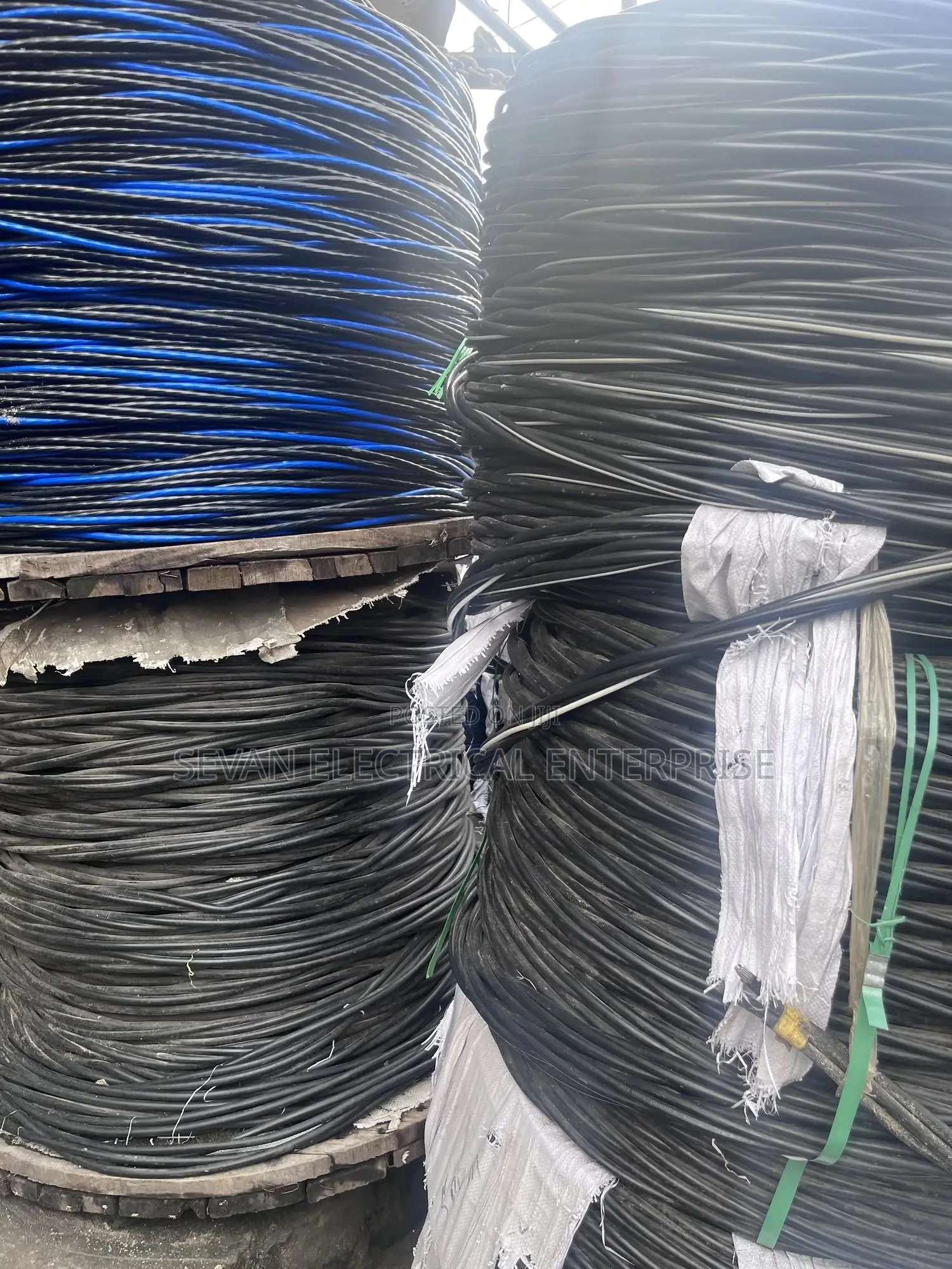 35mm Service Wire