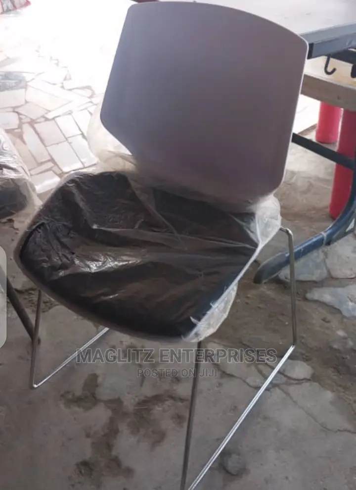 Quality Visitors Chairs