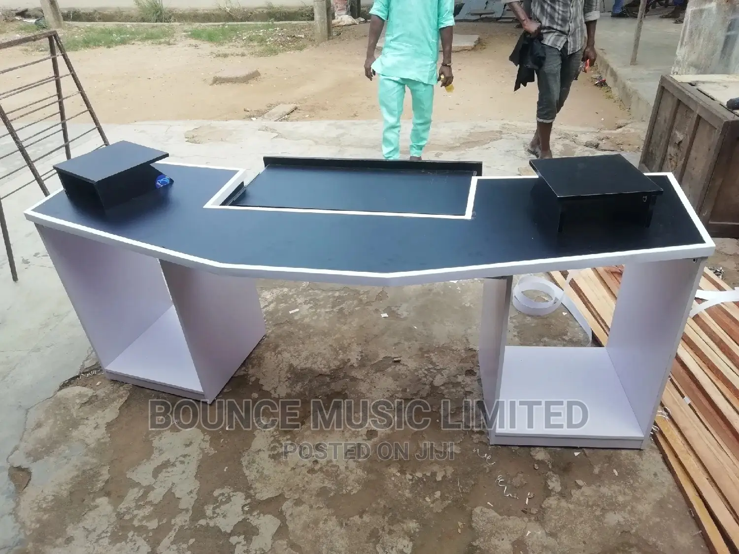 Bounce Desk