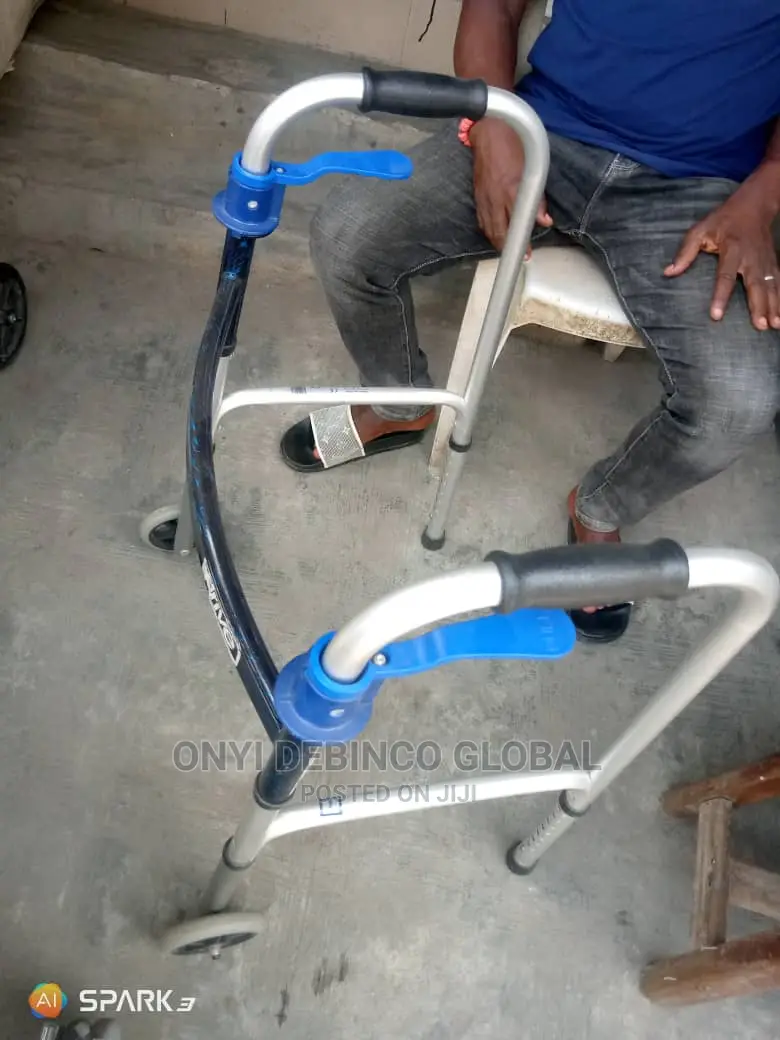 Balanced Walking Aid Frame, Foldable With Wheels