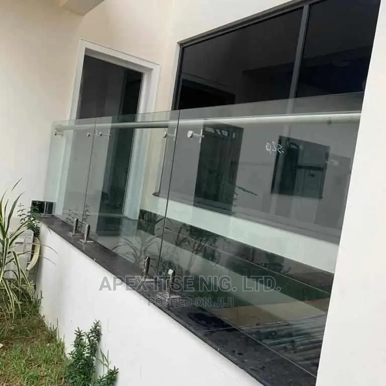 Frameless Balcony Glass Bungalow