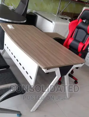 Quality Executive Wooden Top Office Table With Drawers.