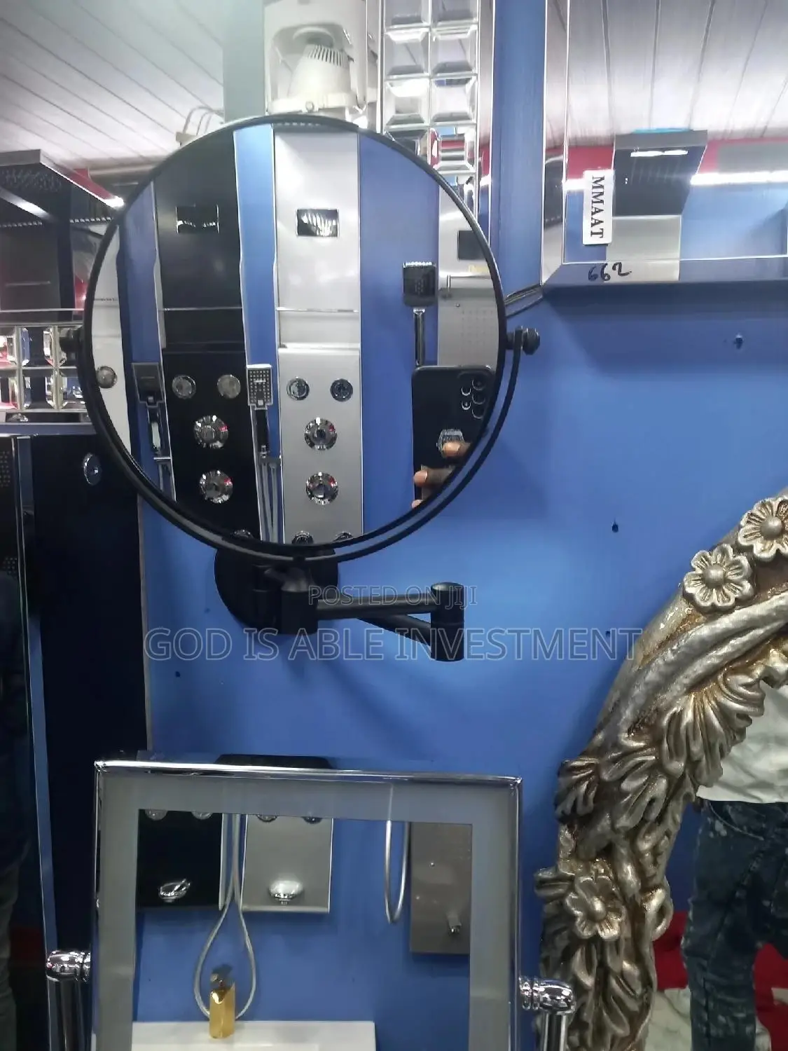 Black Magnified Mirror