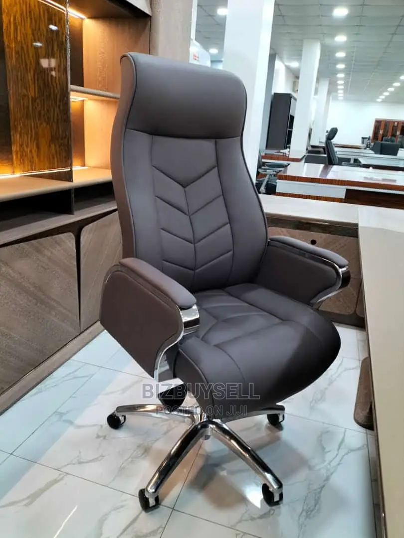 Quality Executive Adjustable Swivel Mesh Office Chair.