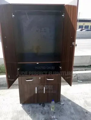 32 Inches by 6ft Wardrobe