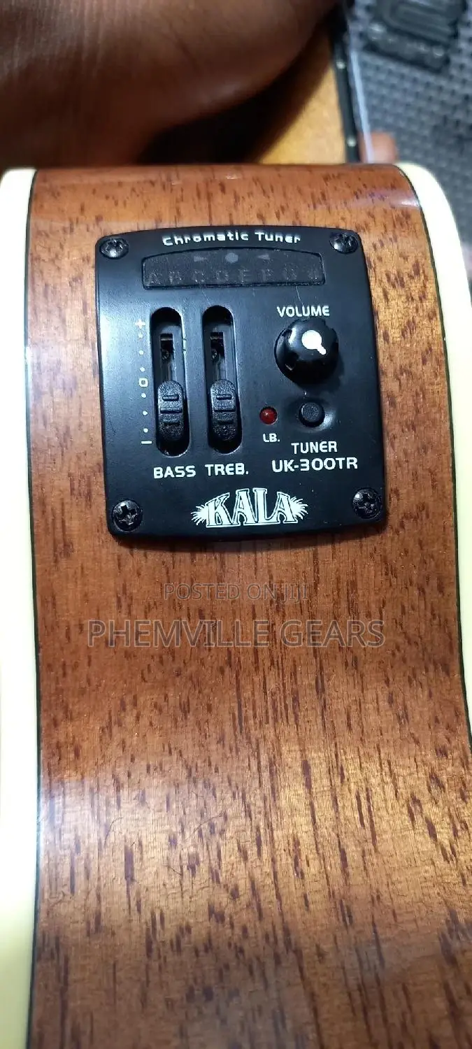 Neat Uk Used Electro Ukulele