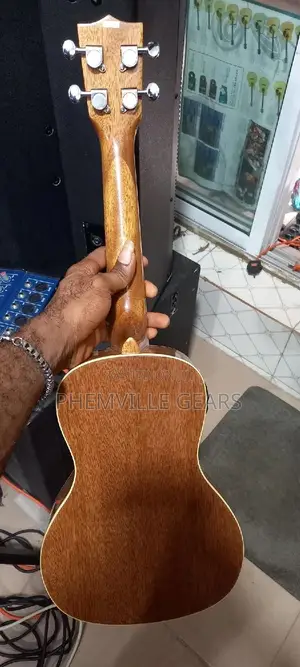 Neat Uk Used Electro Ukulele