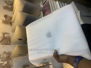 New Laptop Apple MacBook Pro 2023 M2 16GB Apple M2 SSD 1T