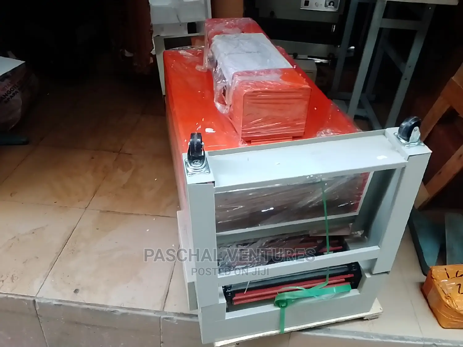 Semi Automatic Shrinking Wrapping Machine