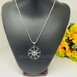 Photo - Unique Non-Tarnish Stainless Steel Necklace With Pendant
