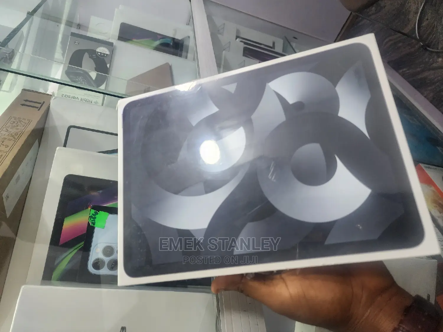 New Apple iPad Air (2022) 256 GB Gray