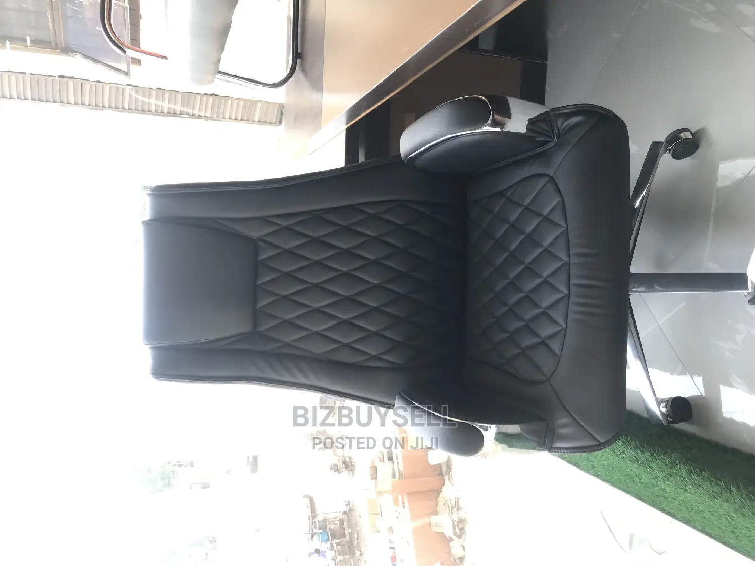 Quality Executive Adjustable Swivel Mesh Office Chair.